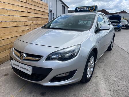 VAUXHALL ASTRA 1.6 i Design